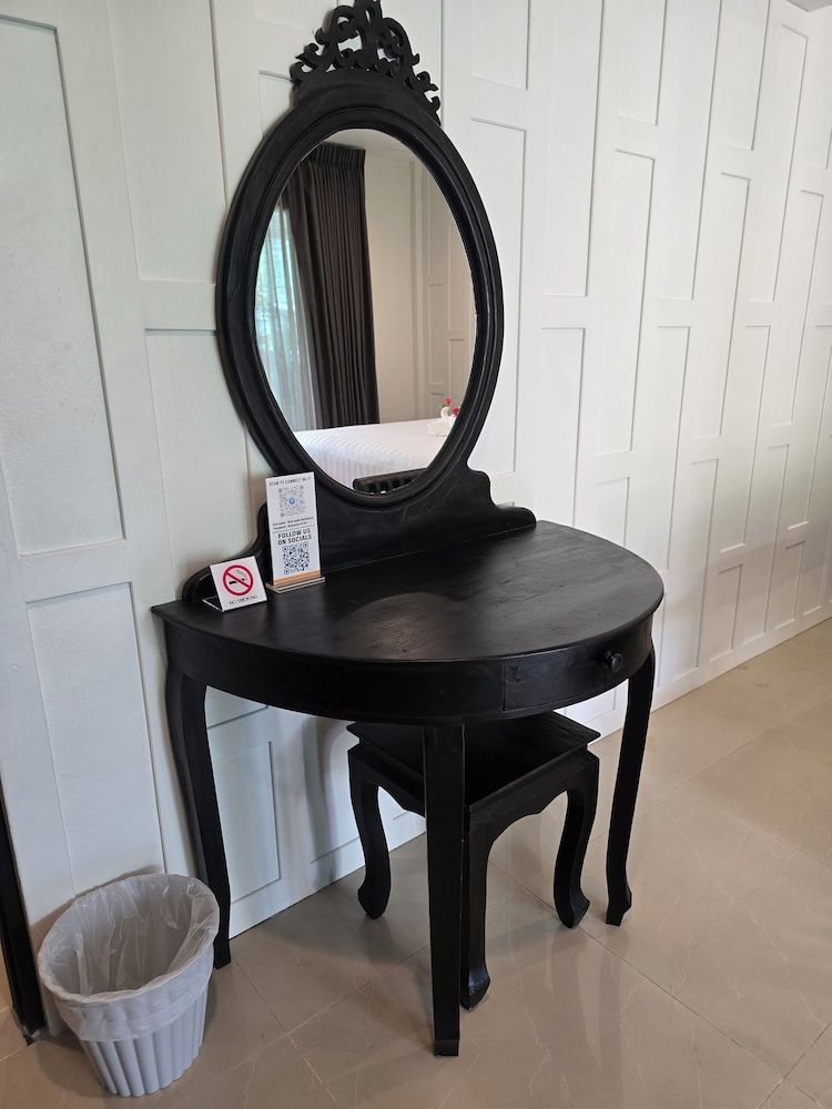 Blue Palm Residence Kata Family Room 9