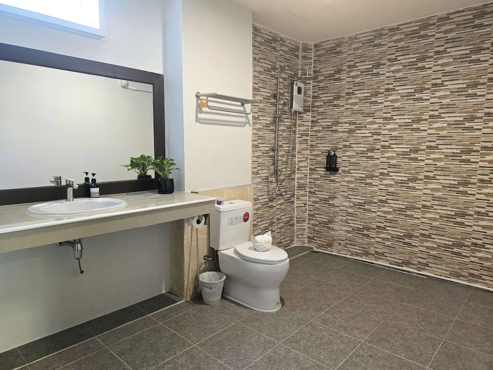 Blue Palm Residence Kata Family Room 6