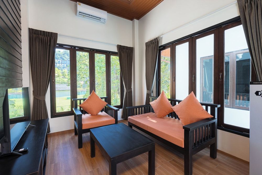 Blue Palm Residence Kata Standard Suite, Poolside