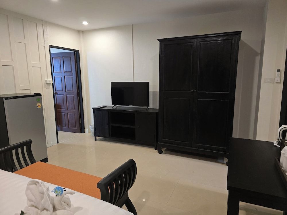 Blue Palm Residence Kata Family Room 7