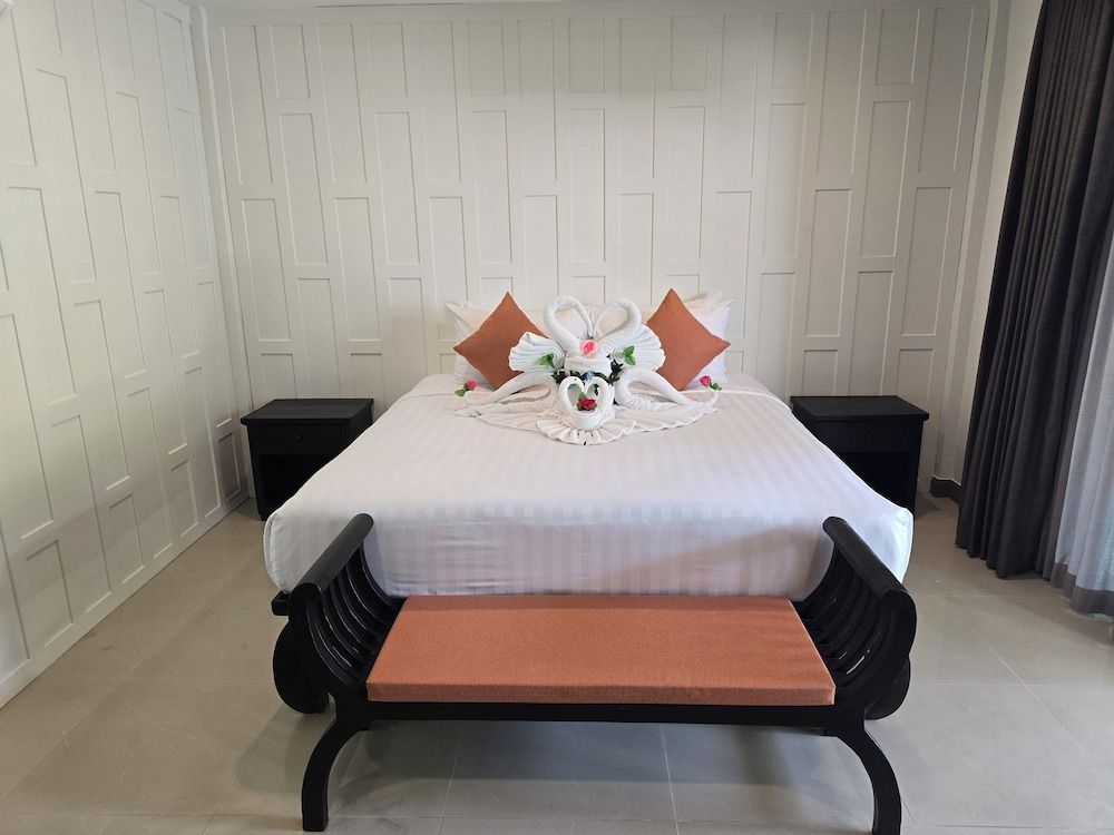 Blue Palm Residence Kata Family Room 2