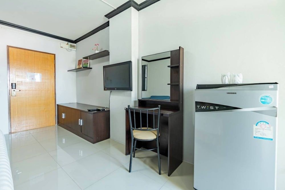 One Residence Navanakorn Standard Twin Room 5