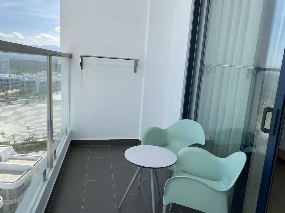 Arena Resort Luxury With Ocean View Deluxe Room, Partial Sea View 13