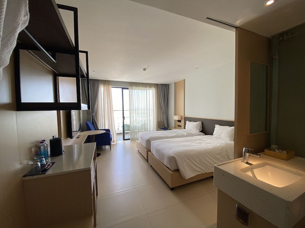 Arena Resort Luxury With Ocean View Deluxe Room, Partial Sea View 8