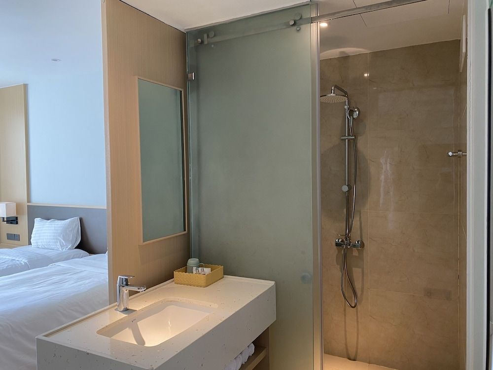 Arena Resort Luxury With Ocean View Deluxe Room, Partial Sea View 16