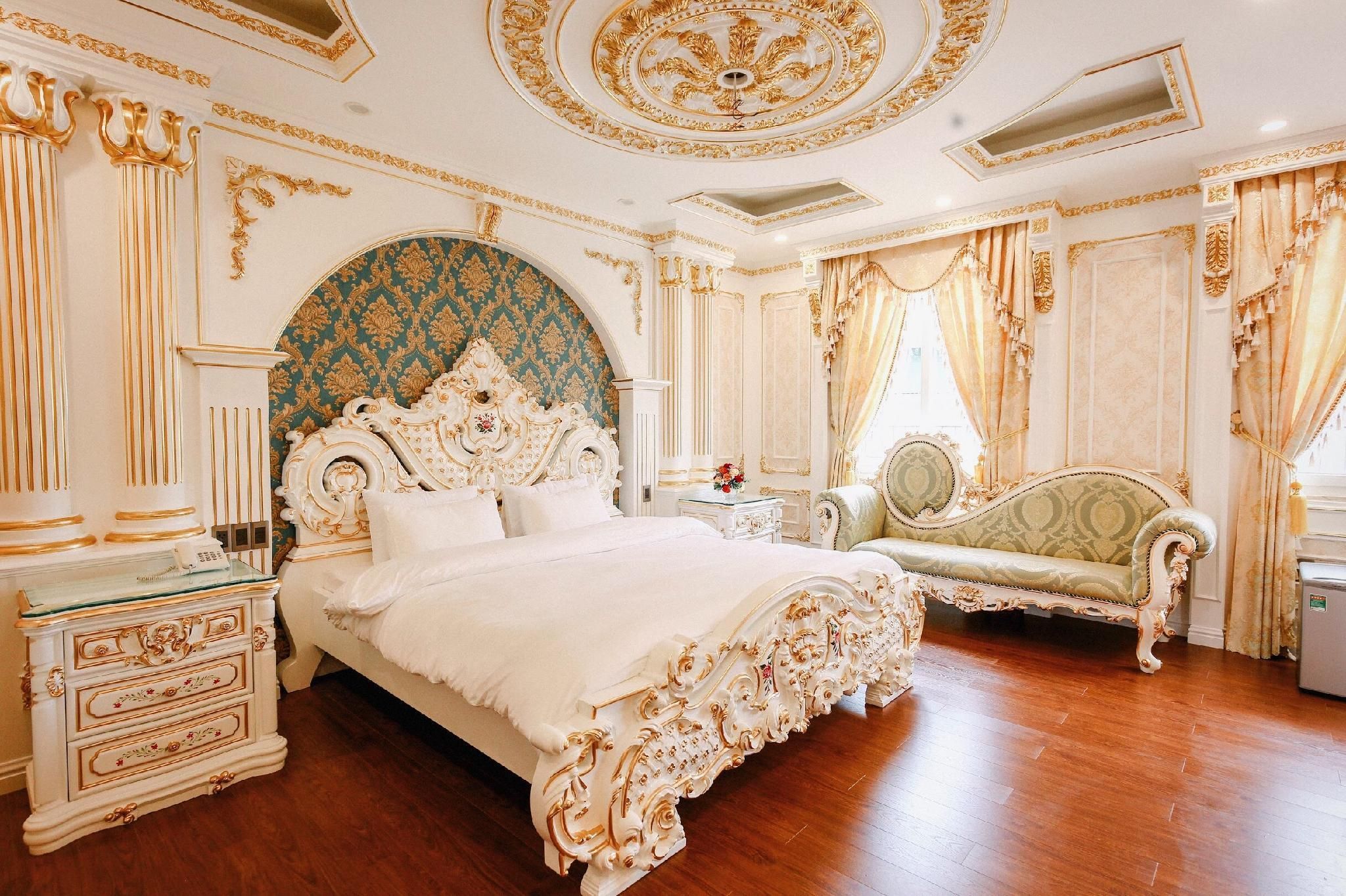 Garden Villa with Private Balcony