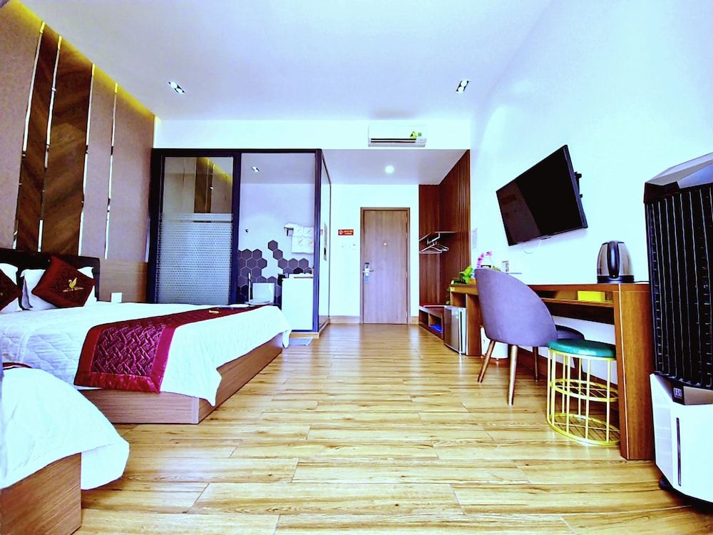 Thu Le Hotel Deluxe Triple Room 2