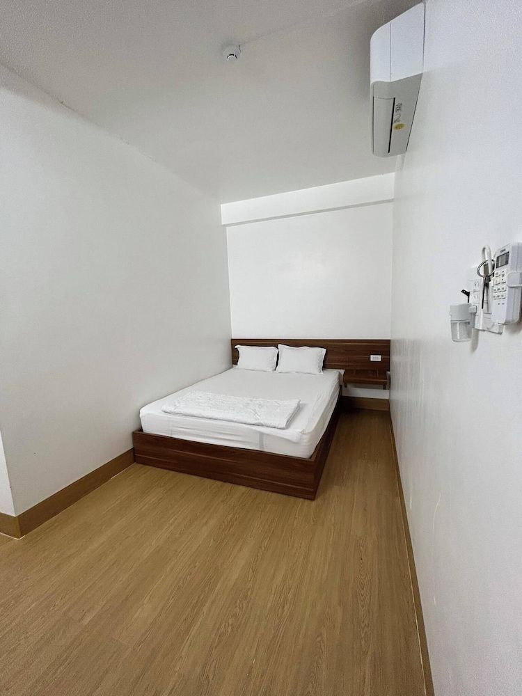 Nha Nghi 68 Basic Double Room 4