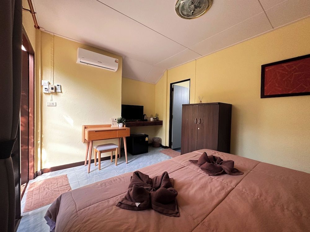 Blue Beach Resort Superior Double Room, Balcony, Garden View 4