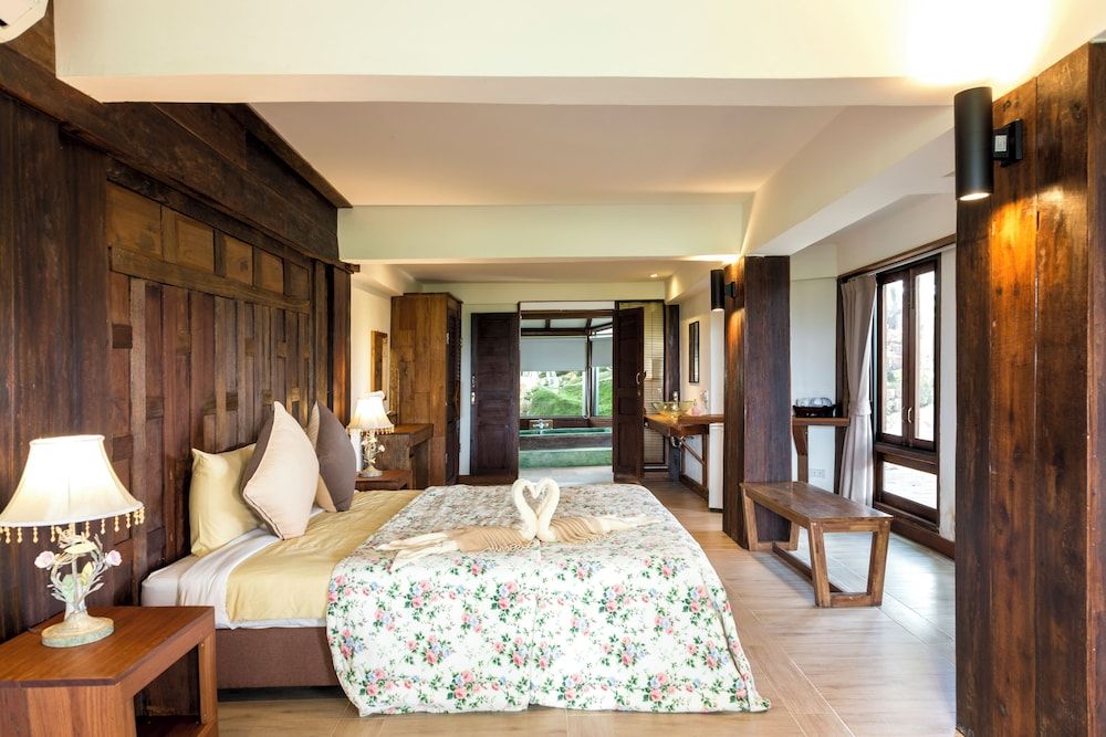 Village Farm & Winery Deluxe Room, Garden View