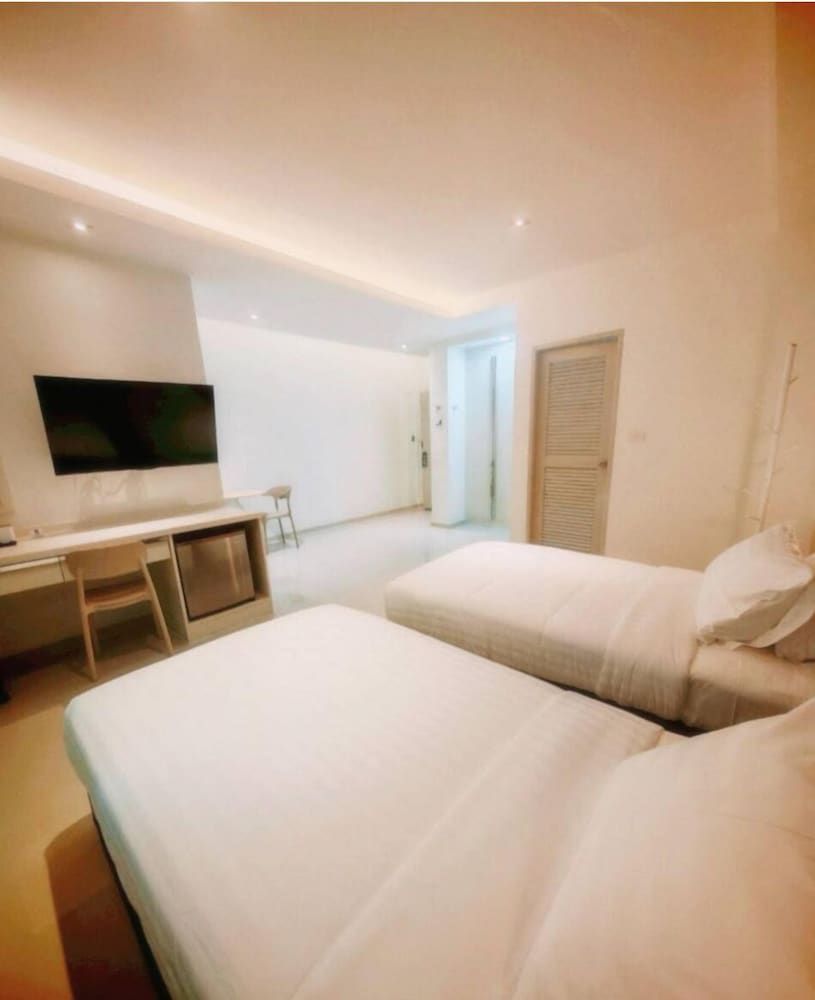 Studio, 2 Twin Beds, Balcony