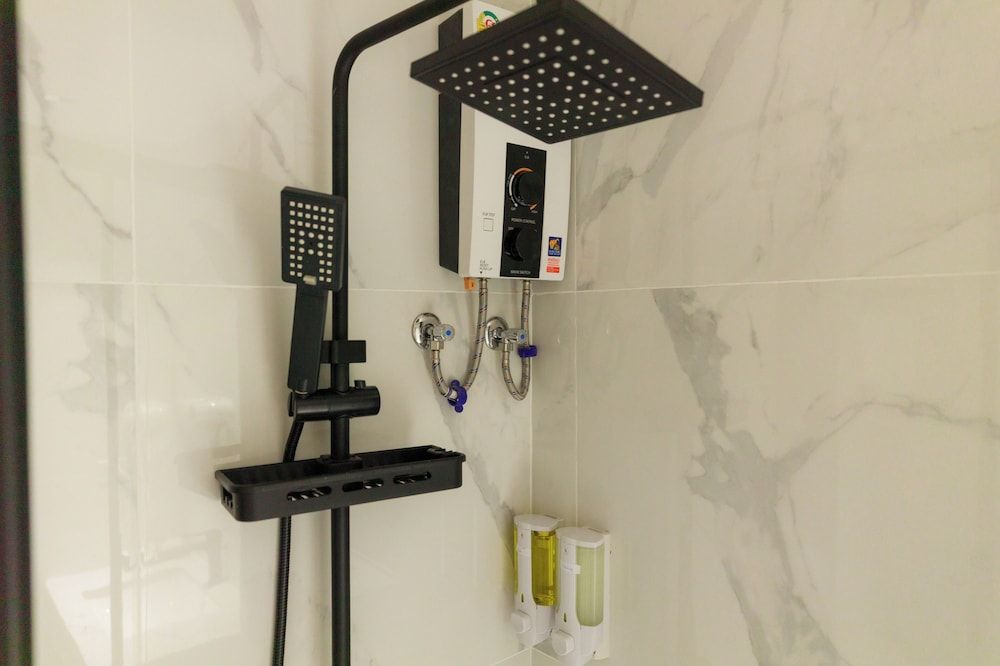 Banana Guesthouse South Pattaya Deluxe Single Room, Balcony, City View 5