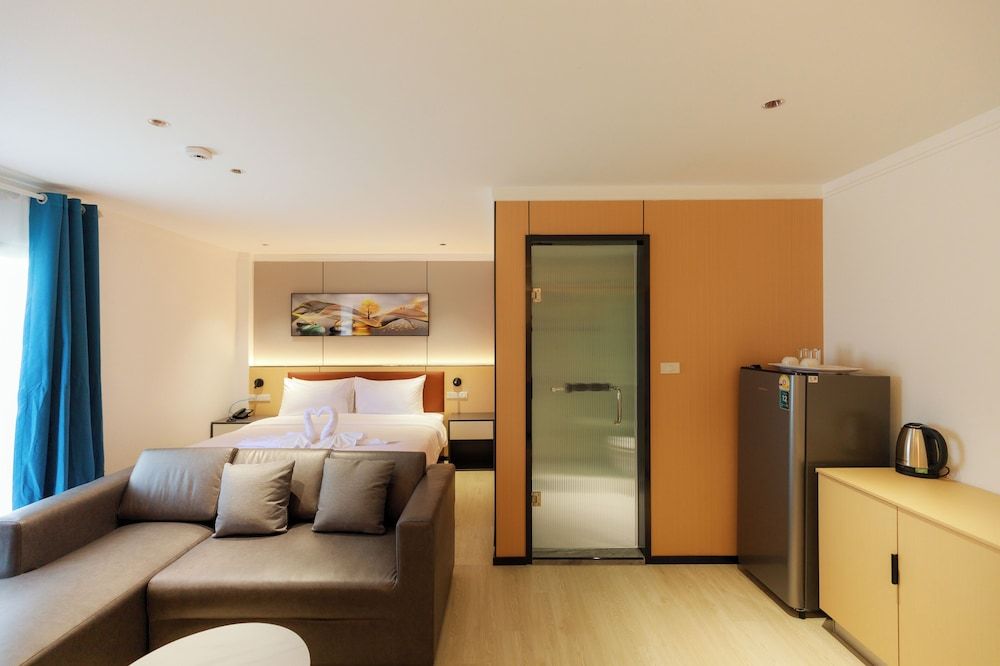 Banana Guesthouse South Pattaya Deluxe Single Room, Balcony, City View 6