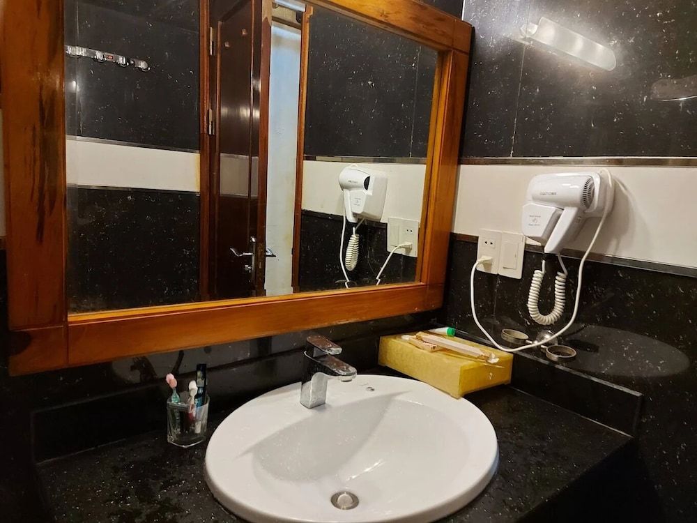 KHACH SAN TRIEU KY VOONG Superior Quadruple Room 5