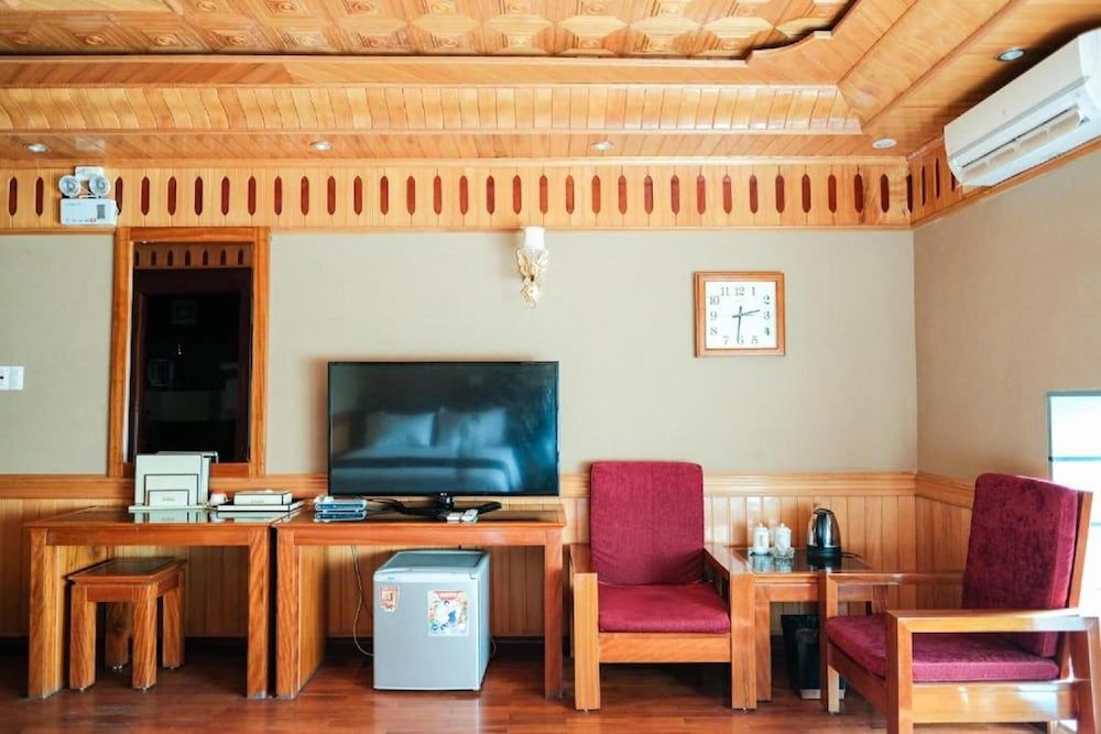 KHACH SAN TRIEU KY VOONG Superior Quadruple Room 7