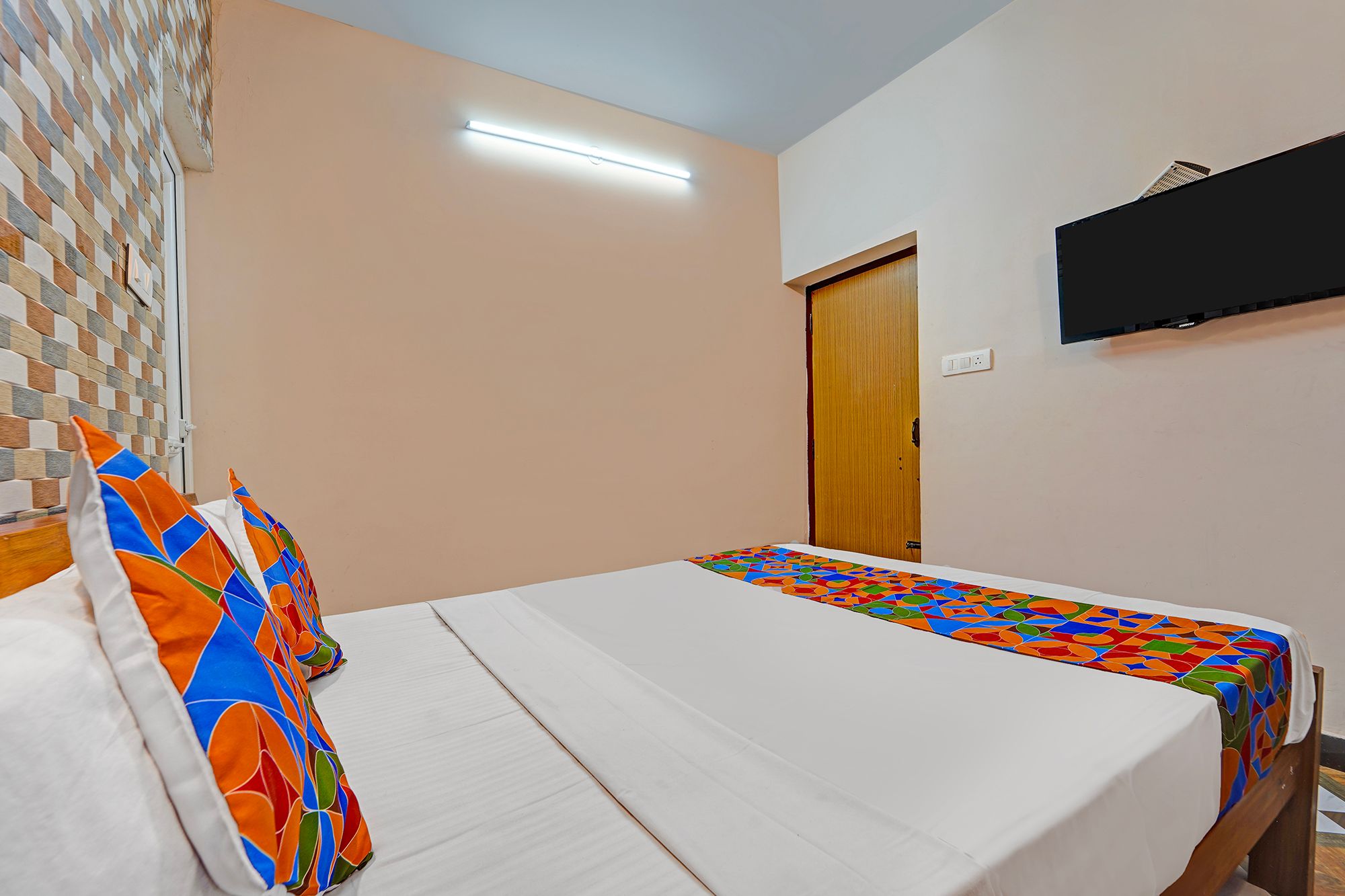 FabHotel Phoenix Stay Deluxe Room 2