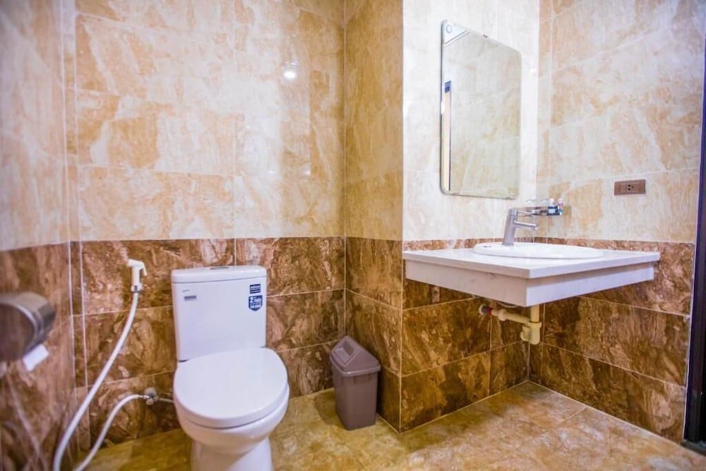 Tu Phuong Hotel TH by Bay Luxury Standard Double Room 4