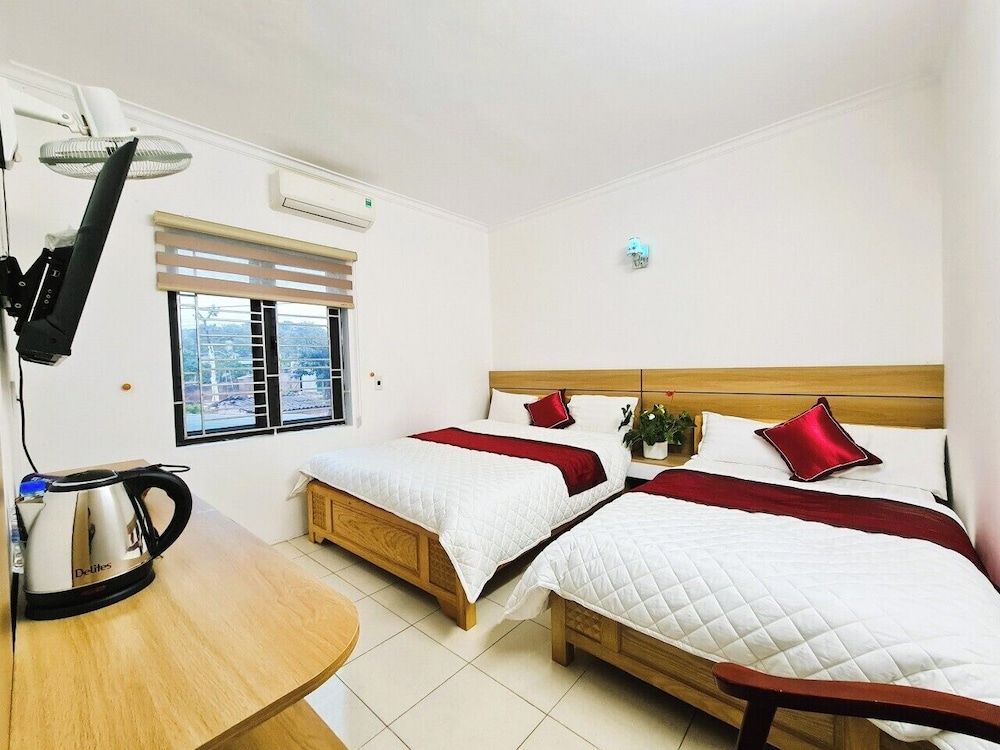 Heart Hotel MC Deluxe Triple Room 3