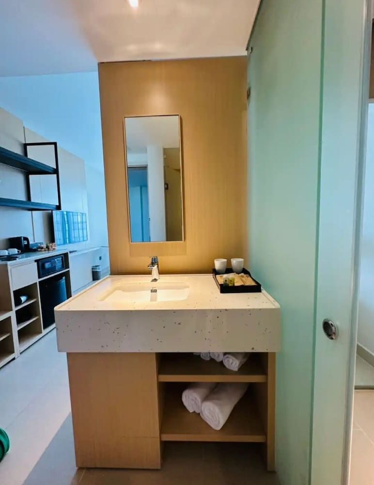 The Sea View Cam Ranh Deluxe Double Room, Balcony, Ocean View 5