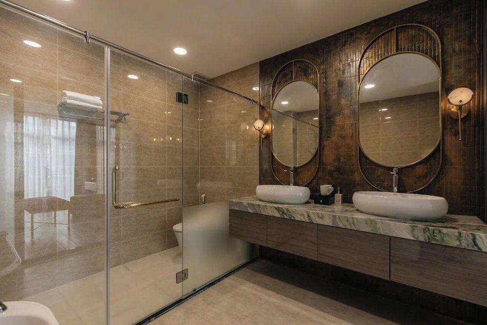 Luxhome Mekong Hotel Luxury Suite, Park View 11