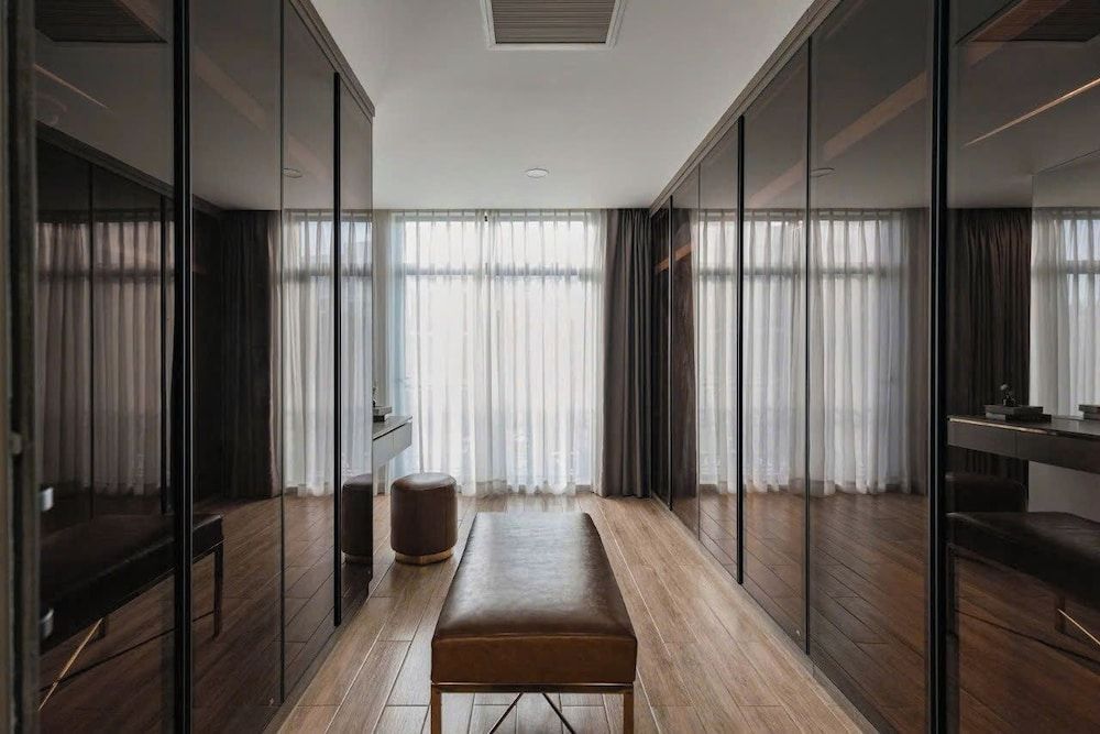 Luxhome Mekong Hotel Luxury Suite, Park View 8