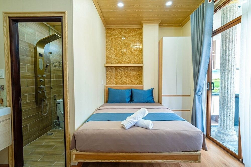 Cozrum - Cozy Home Phú Yên Deluxe Apartment, Courtyard View, Overwater 3