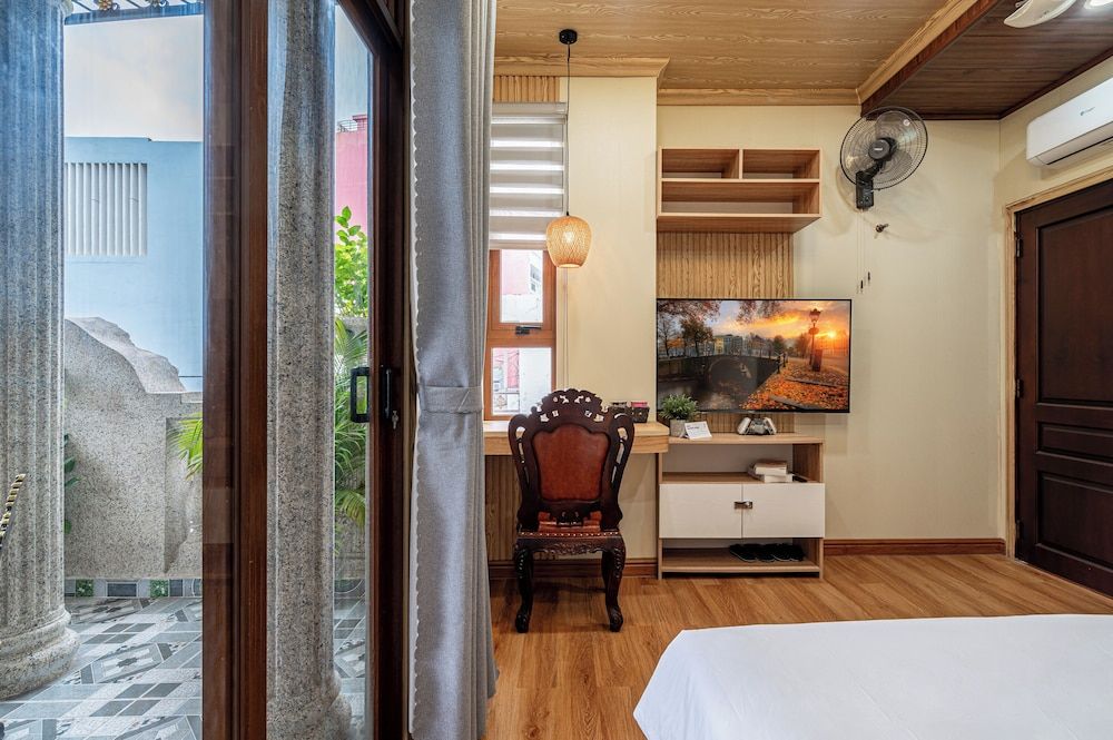 Cozrum - Cozy Home Phú Yên Deluxe Apartment, Courtyard View, Overwater 11