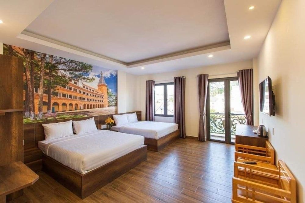 Family Room, Balcony