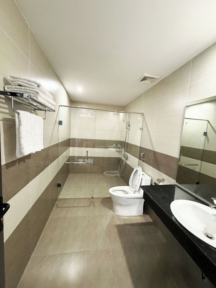 Ngan Ha Hotel Panorama View Superior Triple Room, Multiple Beds, Private Bathroom, Garden View 7