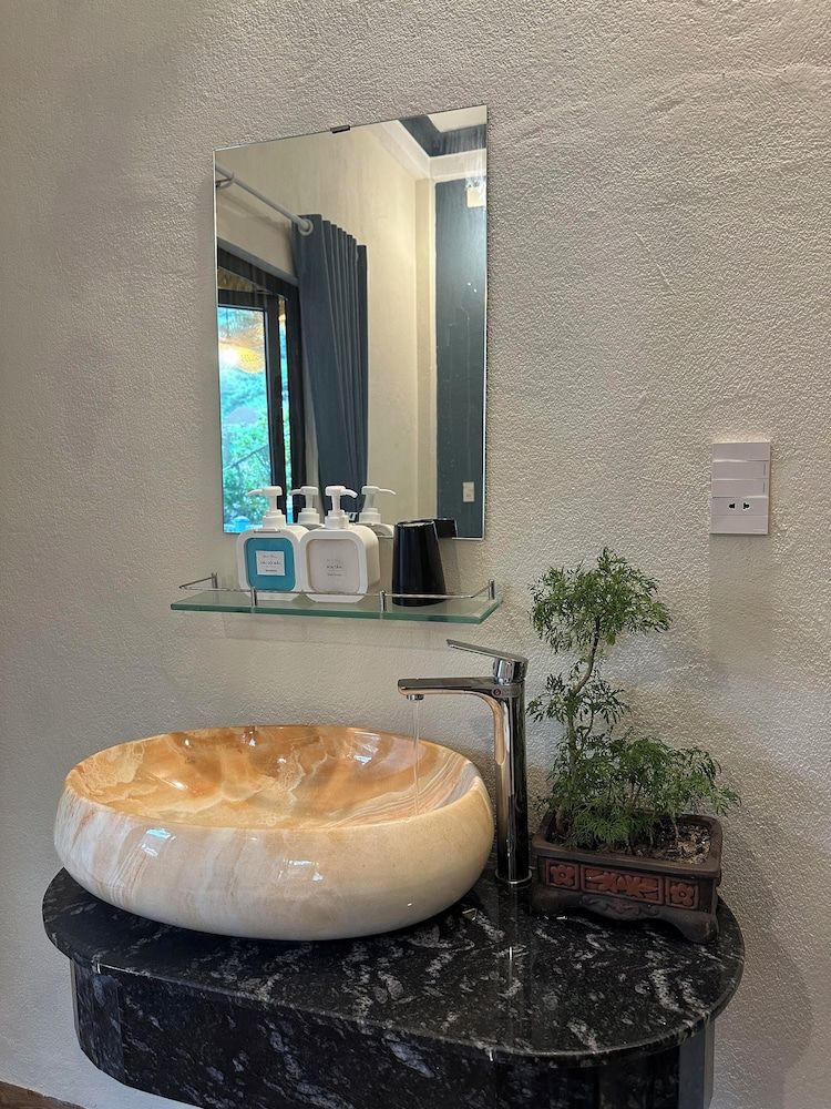 Homestay Ngô Khánh 1 Family Double Room, Garden View 5