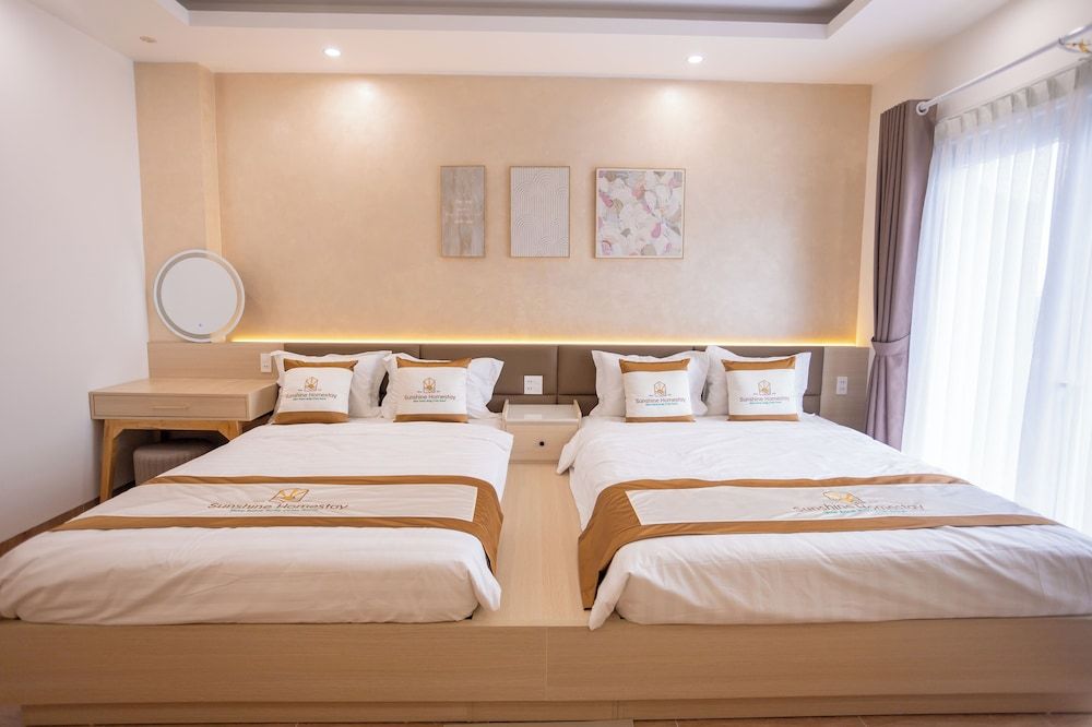 Sunshine Homestay Standard Twin Room, Balcony, City View 3