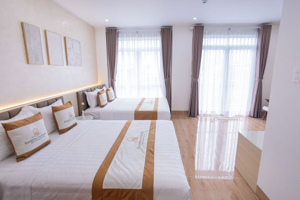 Sunshine Homestay Standard Twin Room, Balcony, City View 6