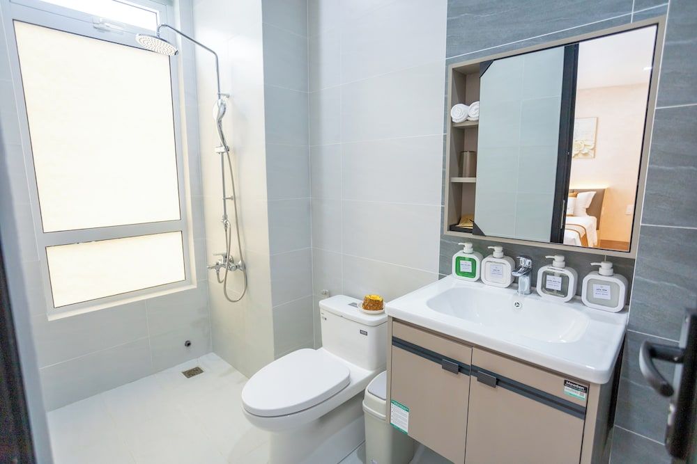 Sunshine Homestay Standard Studio Suite, City View 10