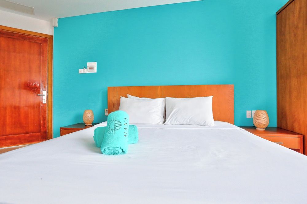 Executive Queen Bed with Balcony Sea View