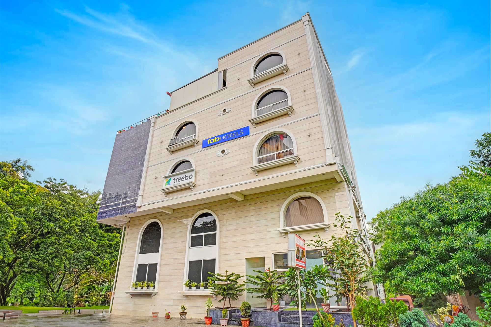 FabHotel New Krishna Palace