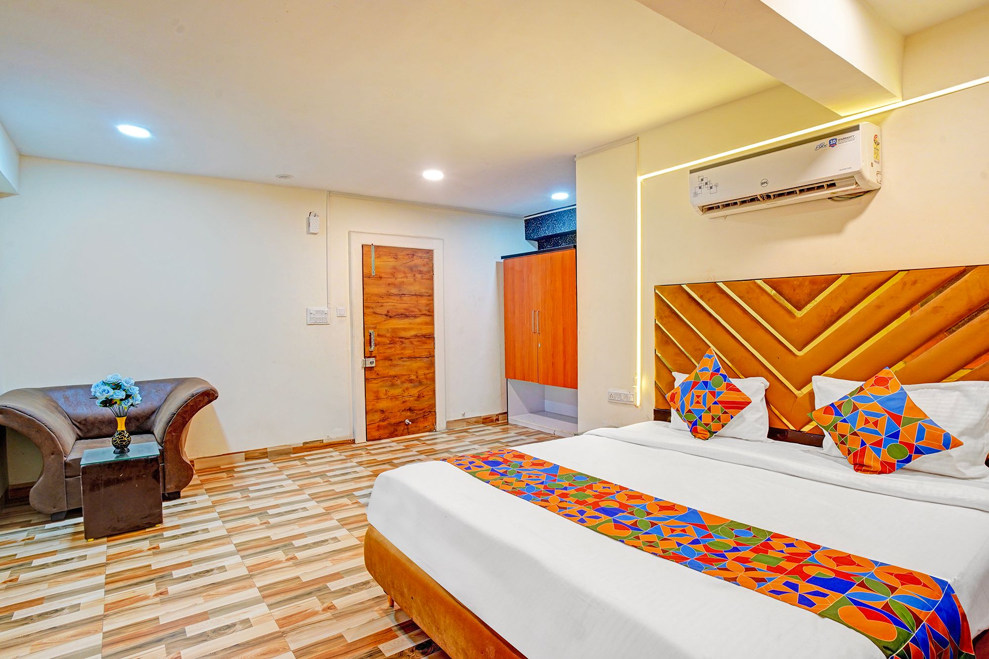 FabHotel New Krishna Palace Deluxe Room 2