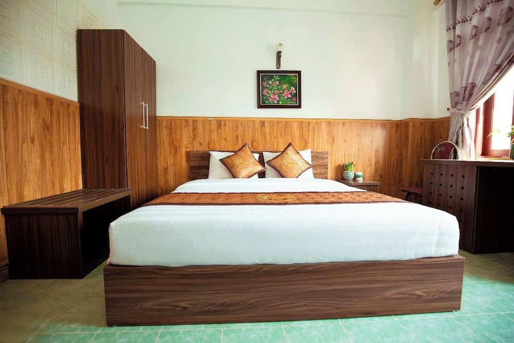 Huong Sen Hotel Moc Chau - BAY LUXURY Standard Room 2