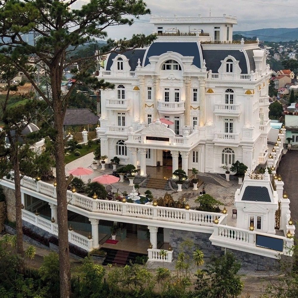 Deluxe Double Room, Balcony (201, 203)