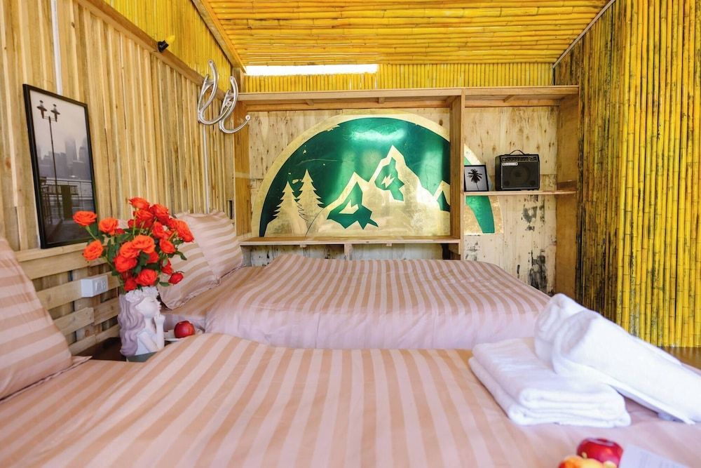 Scent Chalet D - Village Bungalow, 1 Bedroom, Accessible, Smoking 5