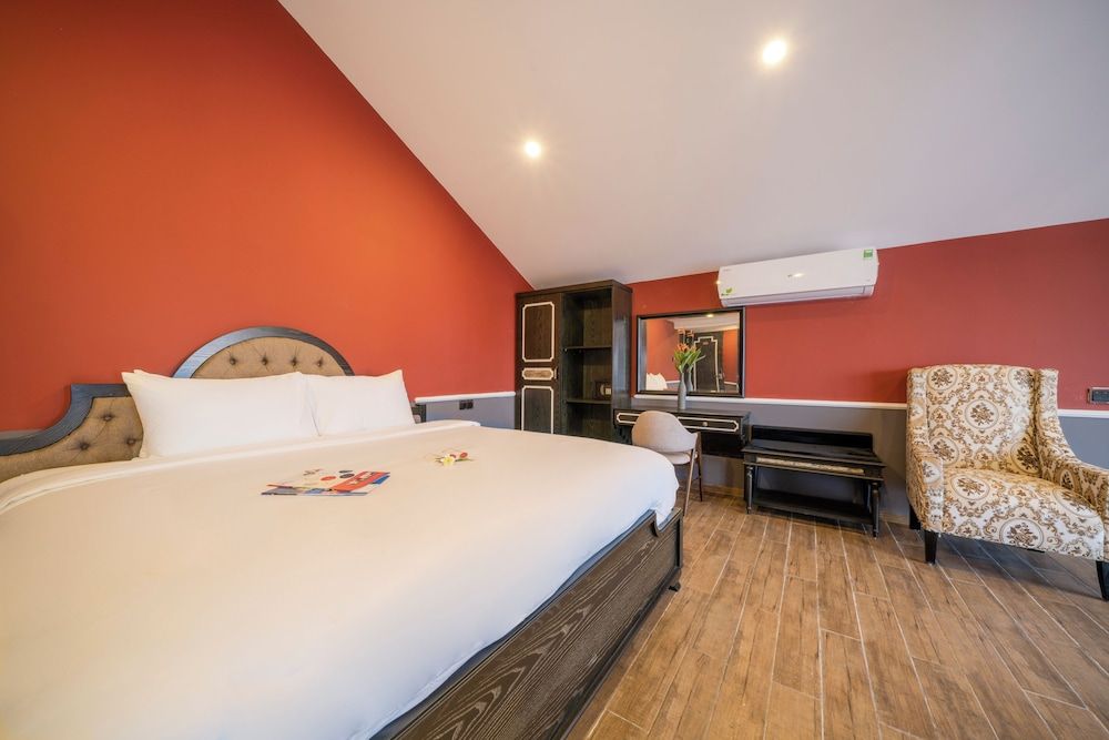 Deluxe Triple Room, Balcony, Beach View