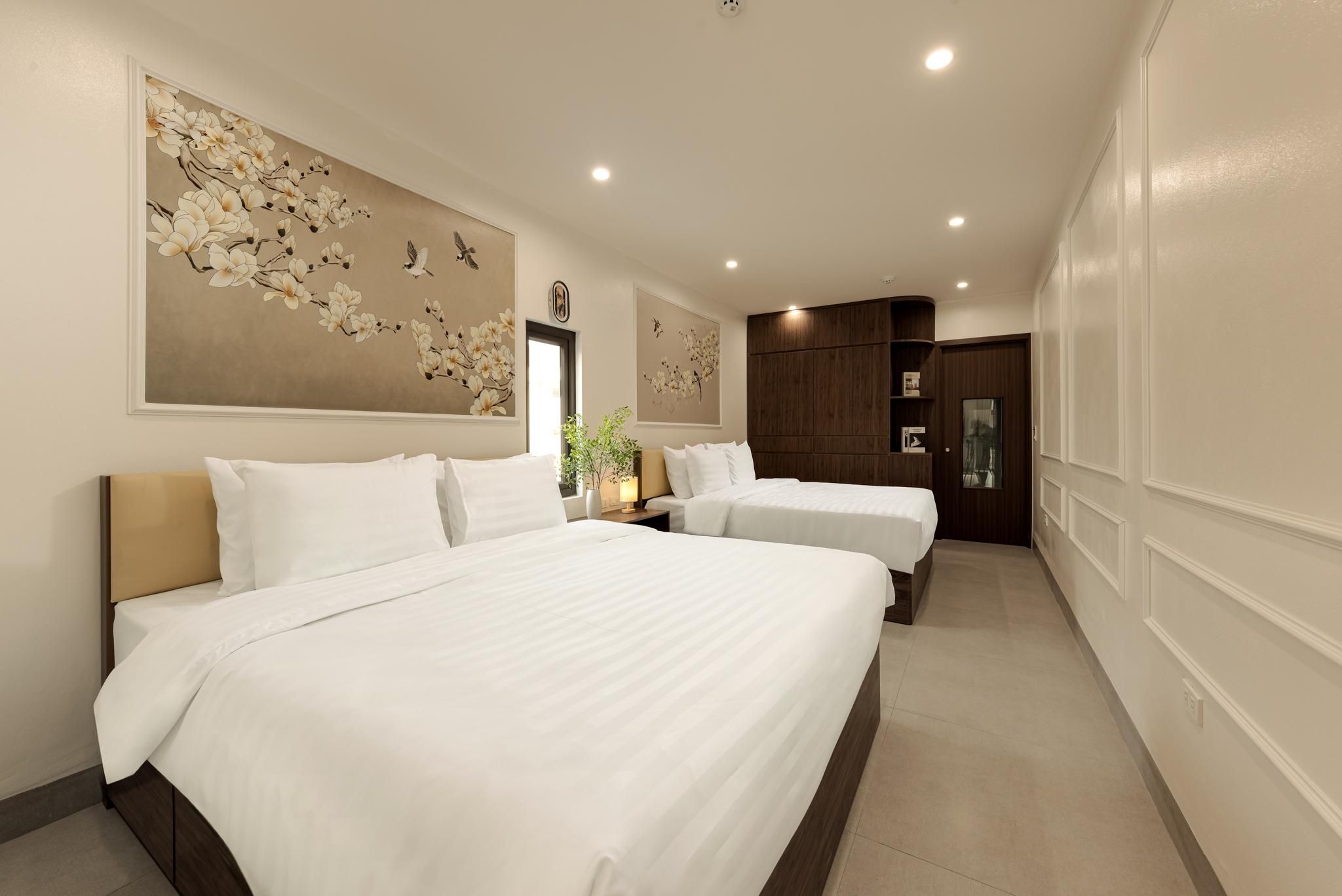 2 Double Beds Balcony