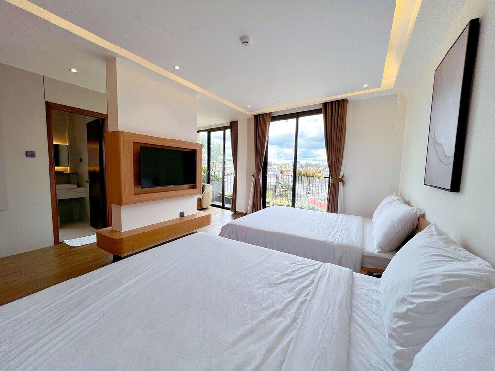 Cozy Garden Boutique hotel Luxury Double Room, Balcony, City View 7