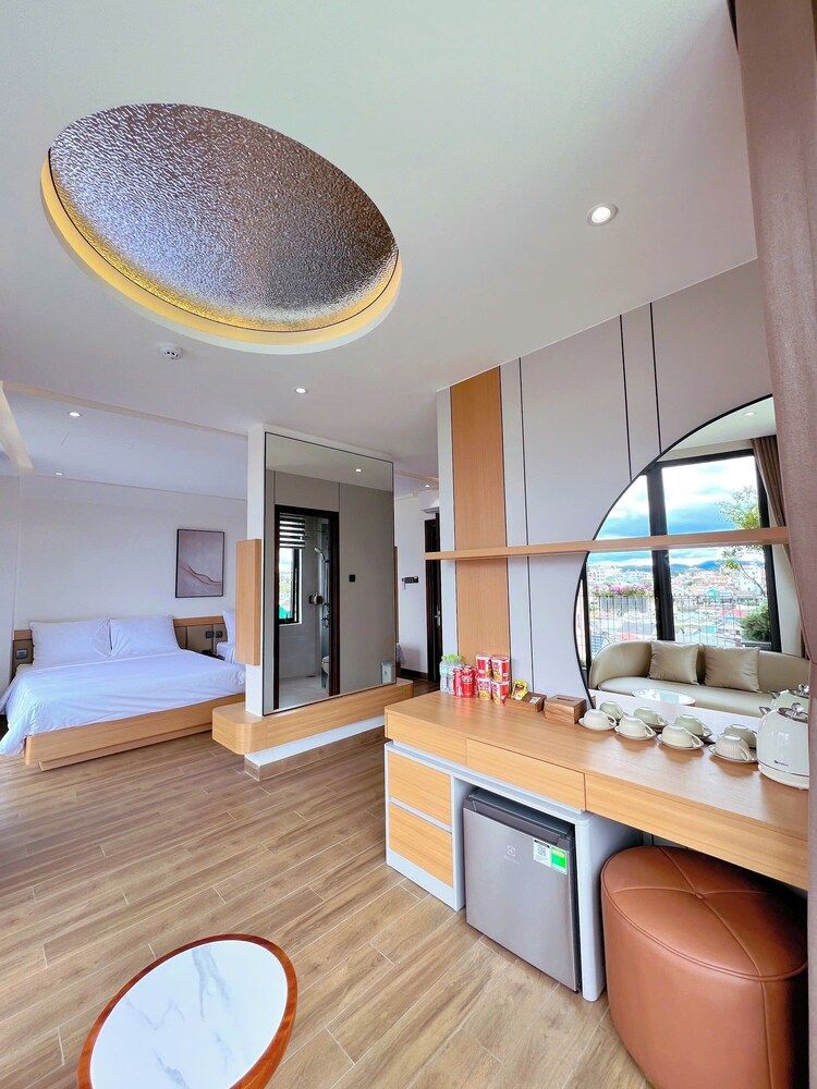 Cozy Garden Boutique hotel Luxury Double Room, Balcony, City View 10