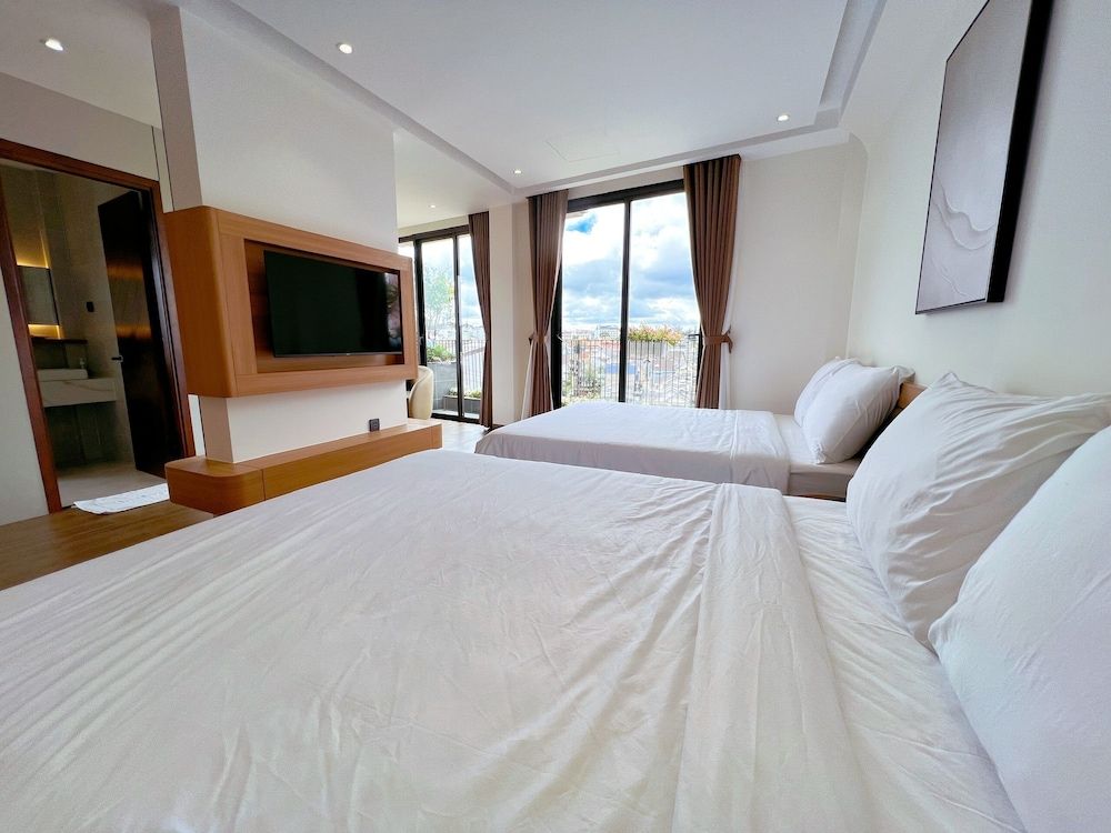 Cozy Garden Boutique hotel Luxury Double Room, Balcony, City View 6