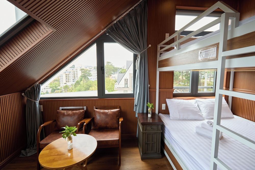 Lotus Hotel Da Lat Superior Quadruple Room, Mountain View 3