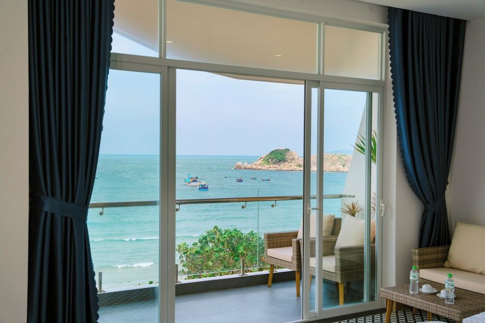 Kennal Beach Family Room, Balcony, Sea View 4