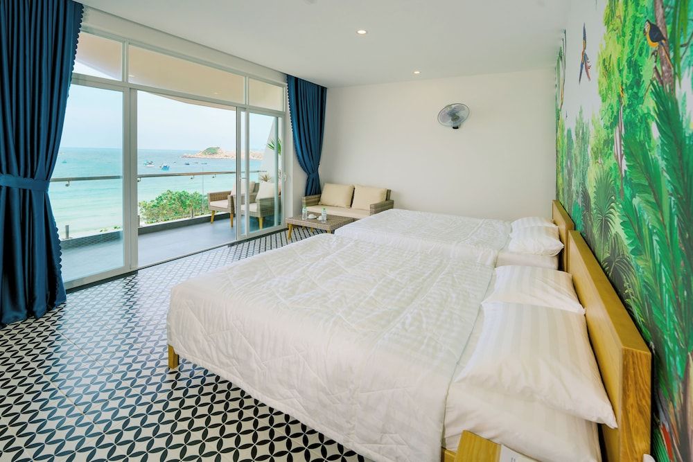 Kennal Beach Family Room, Balcony, Sea View 3