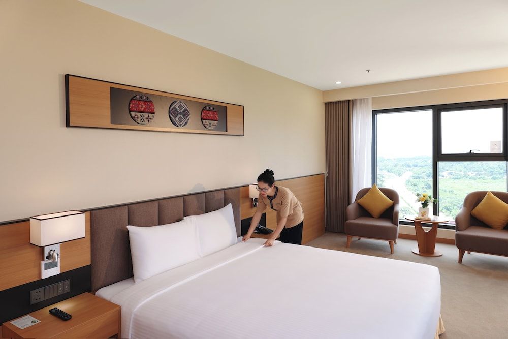 Muong Thanh Luxury Dien Bien Hotel Deluxe Double Room, City View 4