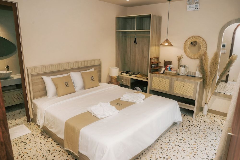 Deluxe Double Room, Pool View