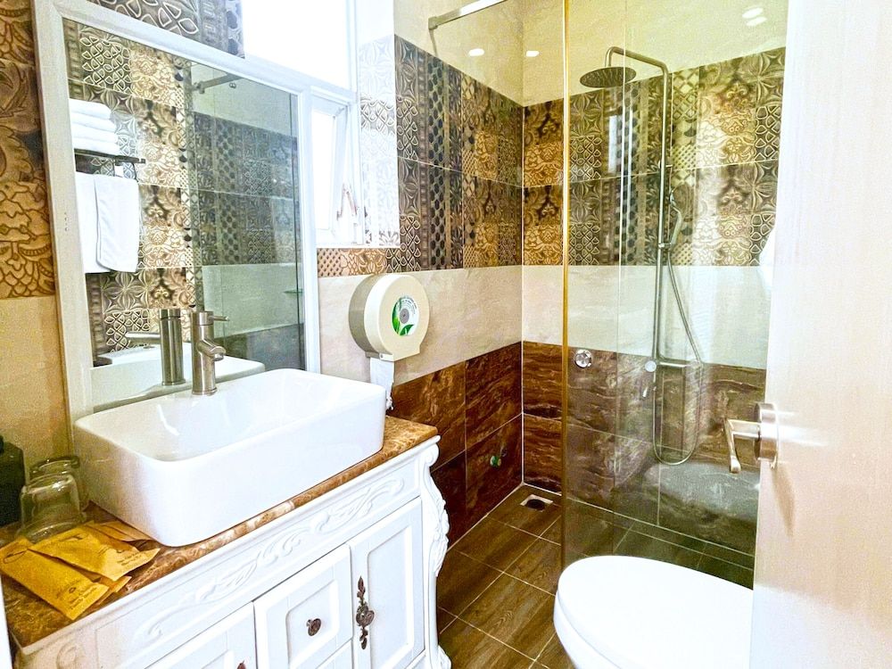 BIGHOTEL CAN THO Standard Double Room 4